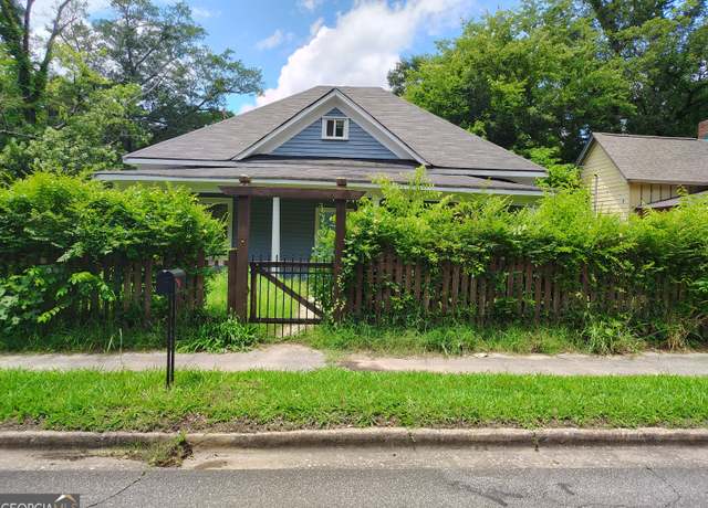Property at 501 Calhoun Ave NE, Rome, GA 30161, 3 beds, 2 baths