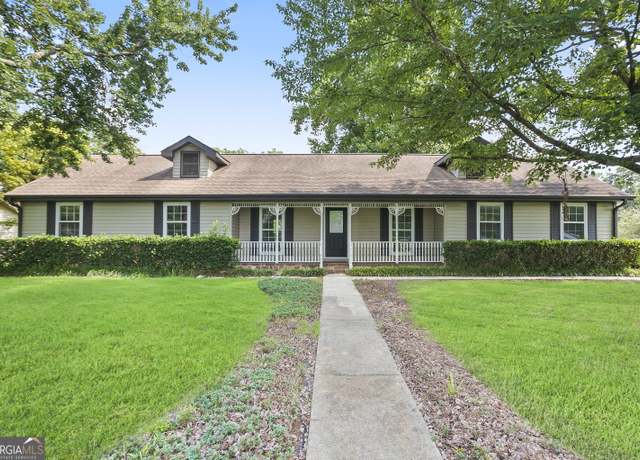 Property at 130 Foxfire Dr, Warner Robins, GA 31093, 3 beds, 2 baths