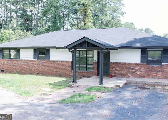 Property at 203 S Chilton Cres, Lagrange, GA 30240, 4 beds, 3 baths