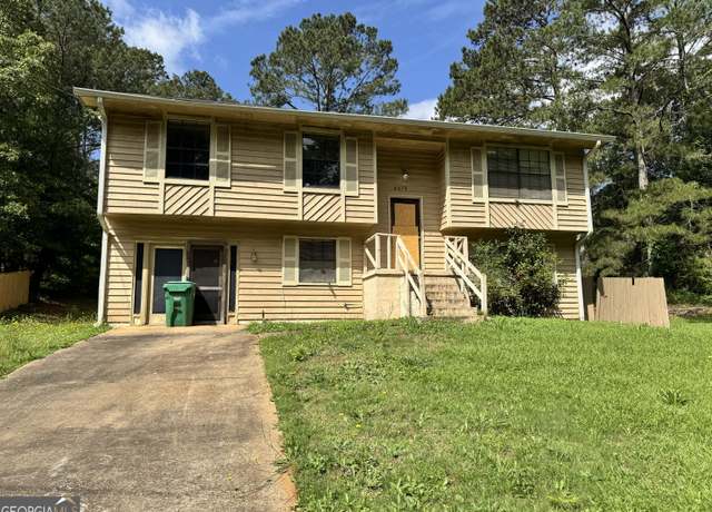 Property at 4079 Day Trl S, Ellenwood, GA 30294, 5 beds, 2 baths