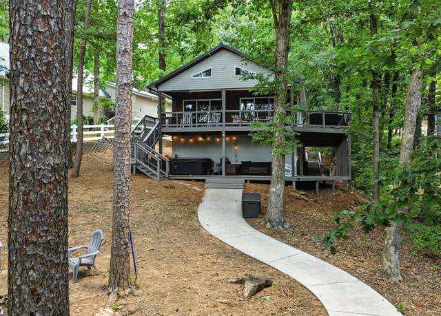 Property at 384 Cardinal Ln, Toccoa, GA 30577, 4 beds, 3 baths