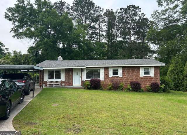 Property at 201 Magnolia Cir SE, Milledgeville, GA 31061, 3 beds, 1 bath