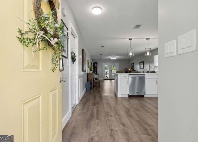 Property at 400 Parker St, Woodbine, GA 31569, 3 beds, 2 baths
