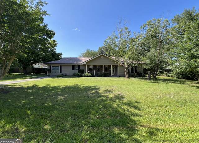 Property at 211 Palmetto St, St. Marys, GA 31558, 3 beds, 2 baths