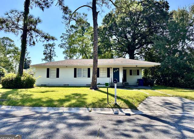 Property at 2202 Pioneer St, Waycross, GA 31501, 3 beds, 2 baths