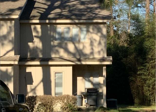 Property at 12 Woodrum Pl, Statesboro, GA 30458, 2 beds, 2 baths