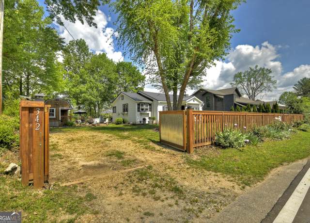 Property at 342 E Second St, Blue Ridge, GA 30513, 2 beds, 1 bath