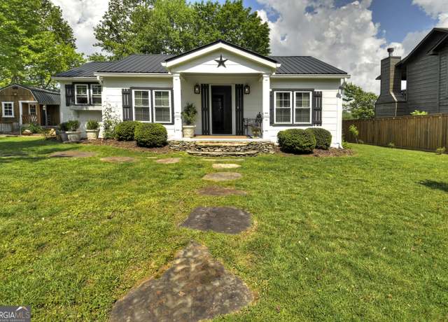 Property at 342 E Second St, Blue Ridge, GA 30513, 2 beds, 1 bath