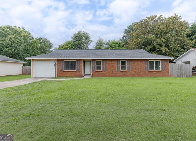 Property at 1027 Carl Vinson Pkwy, Centerville, GA 31028, 3 beds, 2 baths