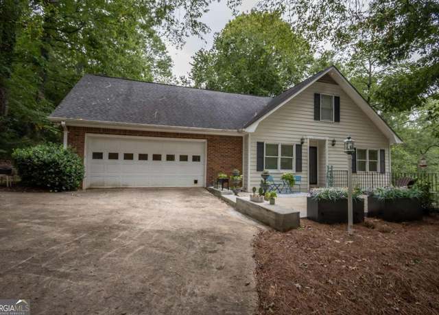 Property at 1020 Barnett Pl, Athens, GA 30605, 4 beds, 3.5 baths