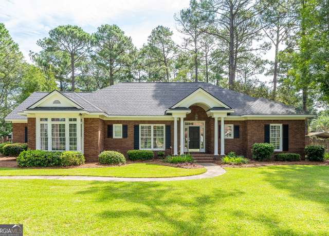 Property at 1088 Lynn Dr, Waycross, GA 31503, 3 beds, 2 baths