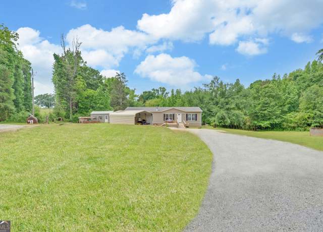 Property at 484 TB Thornton Dr, Hartwell, GA 30643, 4 beds, 2 baths