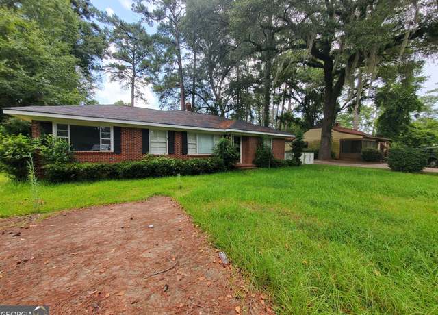 Property at 1217 Whispering Pines Rd, Albany, GA 31707, 3 beds, 2 baths