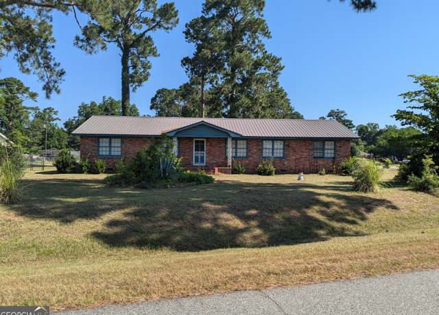 Property at 420 Poinciana Ave, Albany, GA 31705, 3 beds, 3 baths