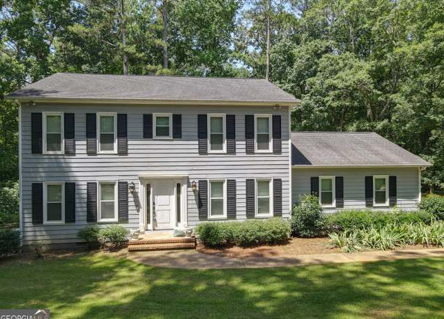 Property at 207 Lakeshore Way, Lagrange, GA 30240, 4 beds, 3 baths