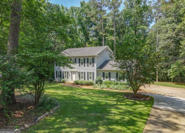 Property at 207 Lakeshore Way, Lagrange, GA 30240, 4 beds, 3 baths