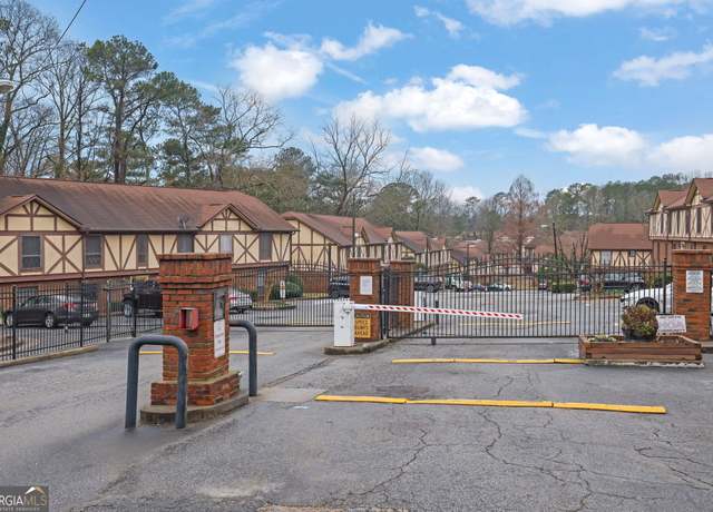 Property at 3183 Abbeywood Dr, Decatur, GA 30034, 3 beds, 2 baths