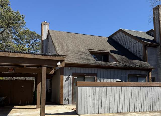 Property at 97 Willowick Dr, Lithonia, GA 30038, 3 beds, 2 baths