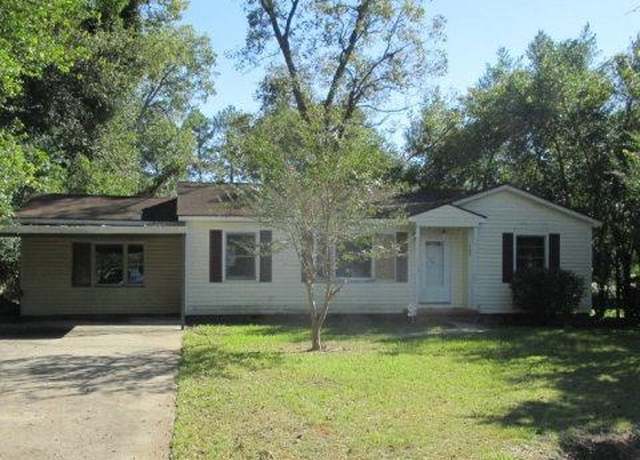Property at 1702 W Highland Ave, Albany, GA 31707, 3 beds, 2 baths