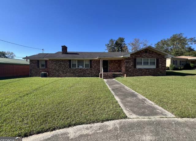 Property at 106 Country Club Rd, Dublin, GA 31021, 4 beds, 3 baths