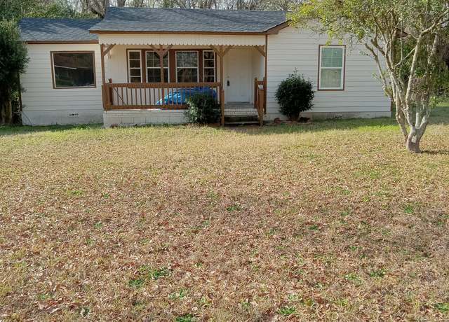 Property at 1570 Colonial Dr, Macon, GA 31204, 3 beds, 1 bath