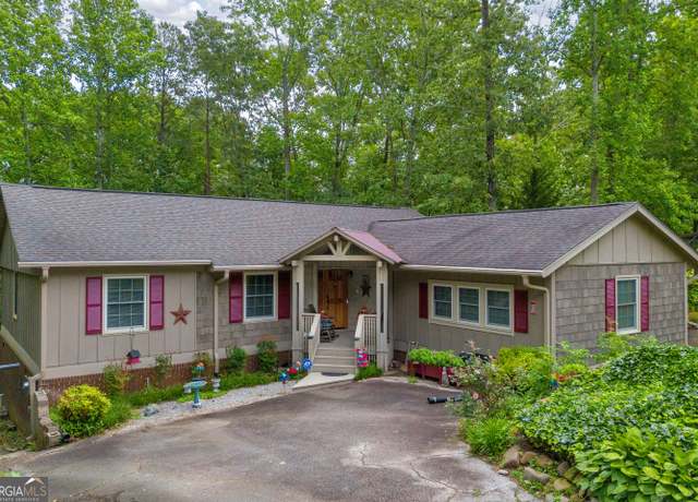 Property at 2253 Lake Louise Rd, Toccoa, GA 30577, 4 beds, 3 baths