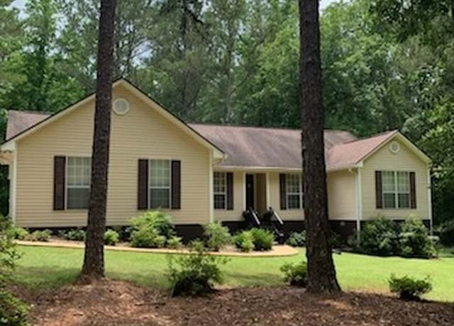 Property at 106 Pioneer Dr, Lagrange, GA 30241, 3 beds, 2 baths