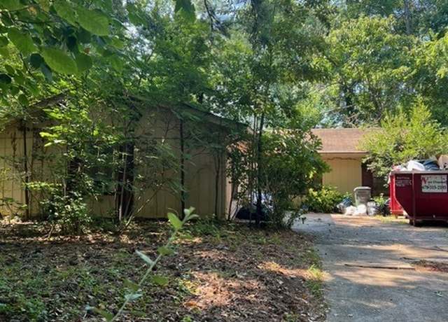 Property at 719 NW Helen St NW, Marietta, GA 30064, 3 beds, 2 baths