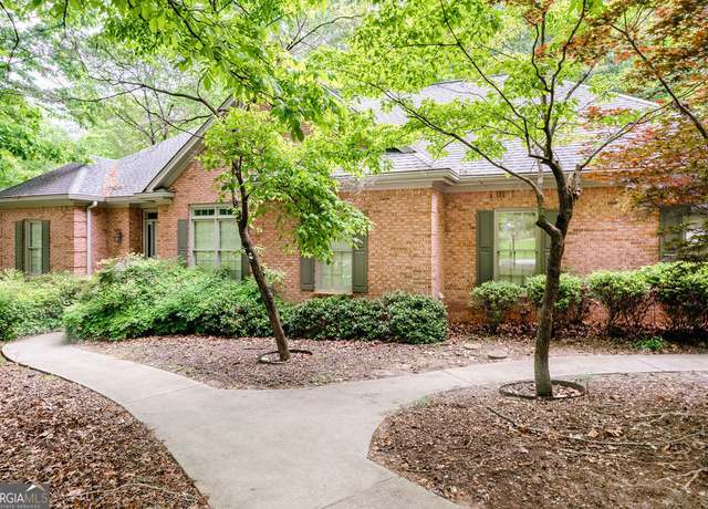 Property at 260 Emerald Lake Dr, Fayetteville, GA 30215, 3 beds, 3 baths