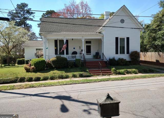 Property at 206 S Alexander Ave, Washington, GA 30673, 3 beds, 3 baths