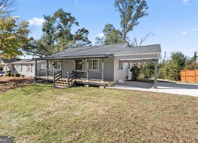 Property at 18 Watson Dr, Newnan, GA 30263, 3 beds, 2 baths