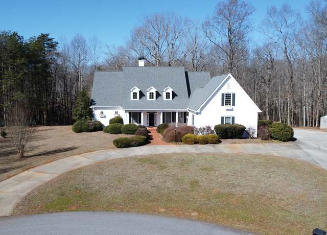 Property at 466 Bonnie Pearl Ln, Cleveland, GA 30528, 4 beds, 3.5 baths