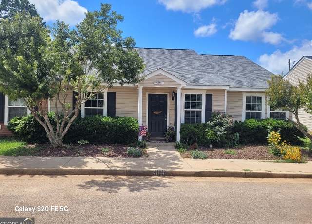 Property at 305 Lenox Cir, Lagrange, GA 30241, 3 beds, 2 baths