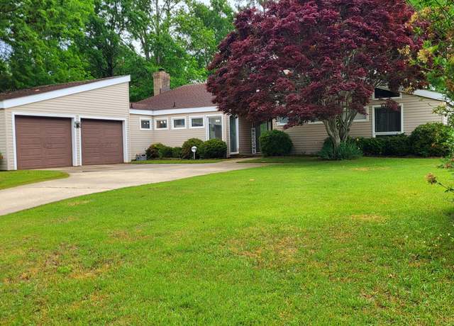 Property at 23 Laurel Dr, Valley, AL 36854, 3 beds, 2 baths