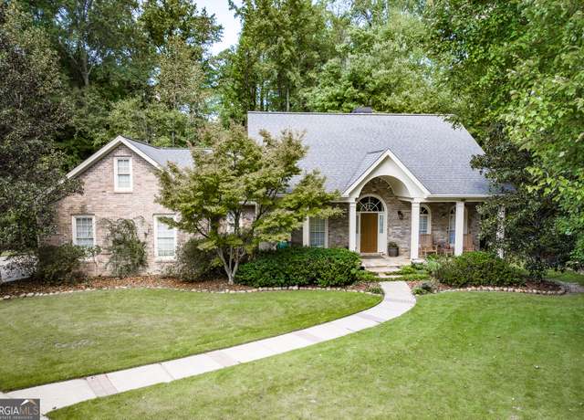 Property at 2275 Honeysuckle Ln SE, Smyrna, GA 30080, 3 beds, 2.5 baths