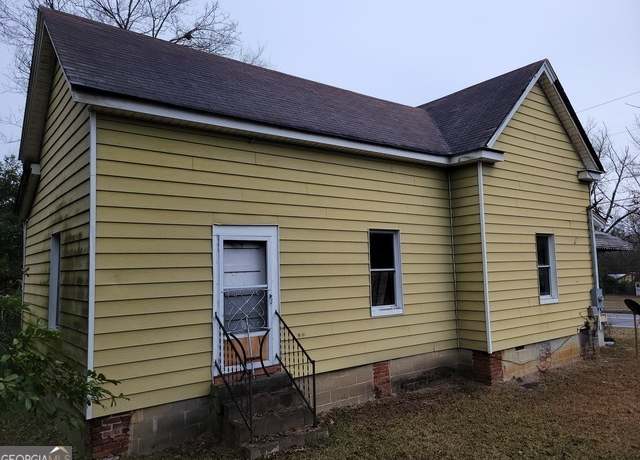 Property at 803 S Jefferson St, Dublin, GA 31021, 2 beds, 1.5 baths