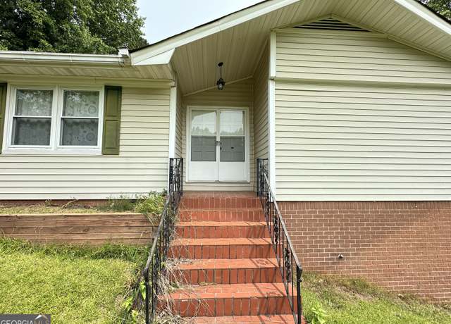 Property at 4540 Lindsey Dr, Powder Springs, GA 30127, 3 beds, 2 baths