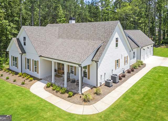 Property at 240 Snug Harbor Pl, Newnan, GA 30263, 4 beds, 4 baths