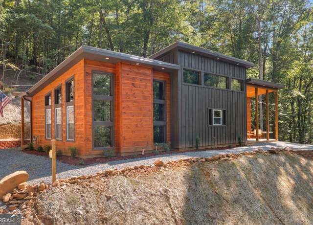 Property at 542 Beaver Lake Dr, Ellijay, GA 30540, 3 beds, 2 baths