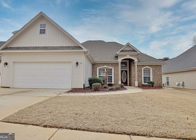 Property at 11 Village Pass, Newnan, GA 30265, 3 beds, 2 baths