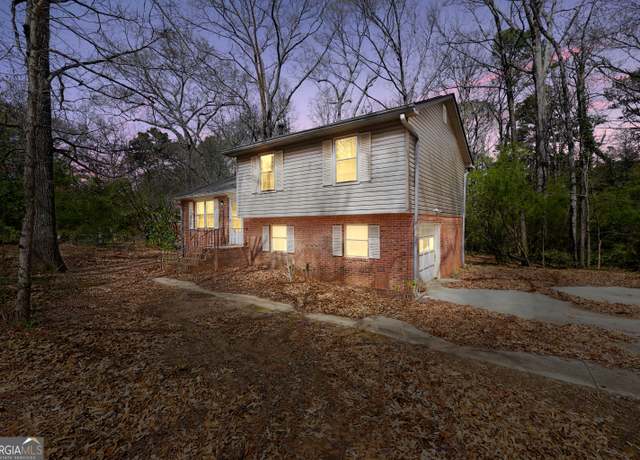 Property at 40 Derby Country Dr, Ellenwood, GA 30294, 3 beds, 2 baths