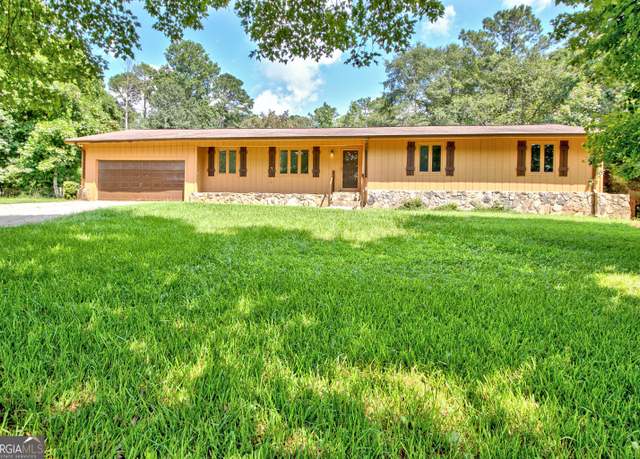 Property at 175 Thigpen Rd, Newnan, GA 30263, 4 beds, 2 baths