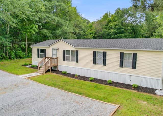 Property at 2021 Wyche Cir, Elberton, GA 30635, 4 beds, 2 baths