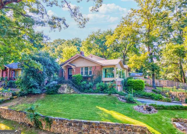 Property at 8 Sherwood Rd SW, Rome, GA 30165, 4 beds, 3 baths