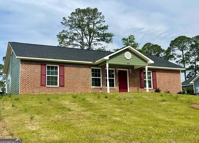 Property at 609 N Jefferson St, Sylvester, GA 31791, 3 beds, 2 baths