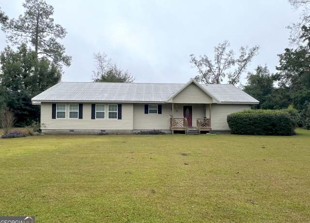 Property at 418 E Third St, Adel, GA 31620, 3 beds, 3 baths