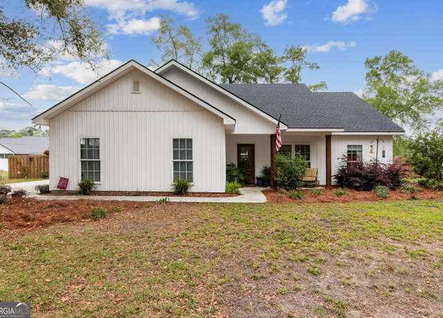 Property at 150 Mcqueen St, Folkston, GA 31537, 3 beds, 2 baths