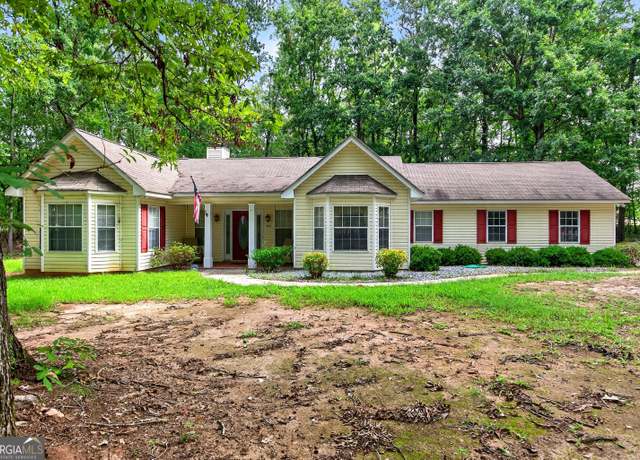 Property at 909 Lawshe Rd, Senoia, GA 30276, 3 beds, 2 baths