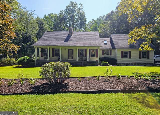 Property at 20 Camp Ct, Carrollton, GA 30117, 3 beds, 2.5 baths