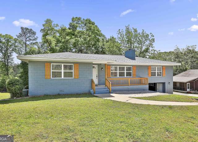 Property at 36 Mitchell St, Newnan, GA 30263, 4 beds, 3 baths